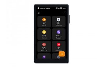 oprema  Keystone 3 Pro, denarnica za Bitcoin in...